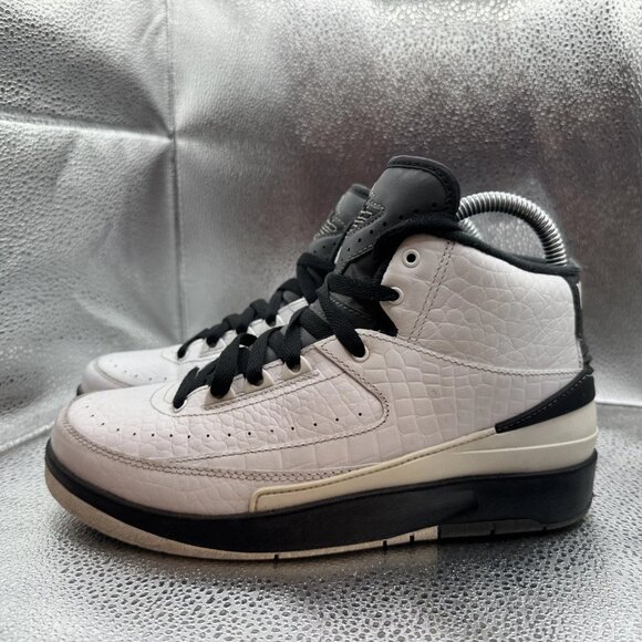 Size 5.5Y - Nike Air Jordan Retro 2 Wing It White Black Boys Athletic Shoes - Picture 7 of 11